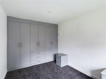 Albert Avenue, Shipley, West Yorkshire, BD18 - Photo 2