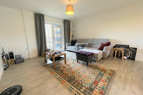 Colnebank Drive, WATFORD - Photo 1