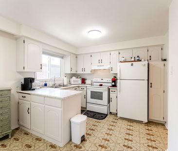 For Lease - 540 Cavell Drive Unit# Upper Level, Mississauga, Ontario - Photo 2