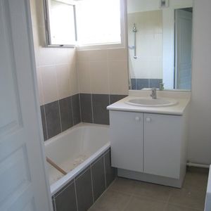 T4 - Photo 2