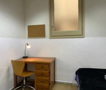 Carrer de Mallorca, Barcelona, Catalonia - Photo 1