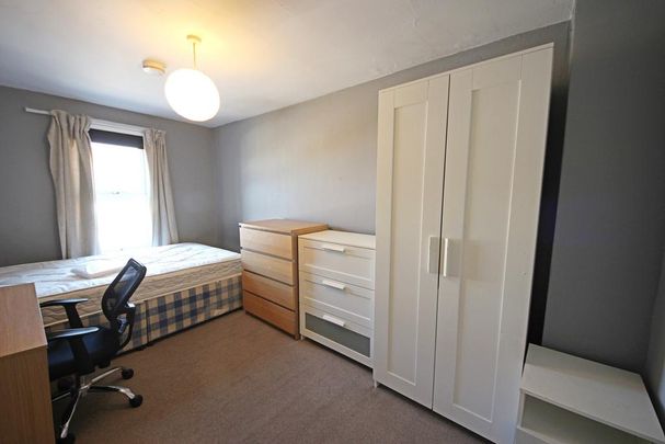 5 bedroom flat to rent - Photo 1