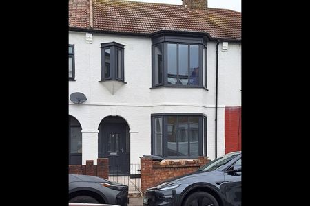 4 Bed Terraced House, Farmilo Road, E17 - Photo 5