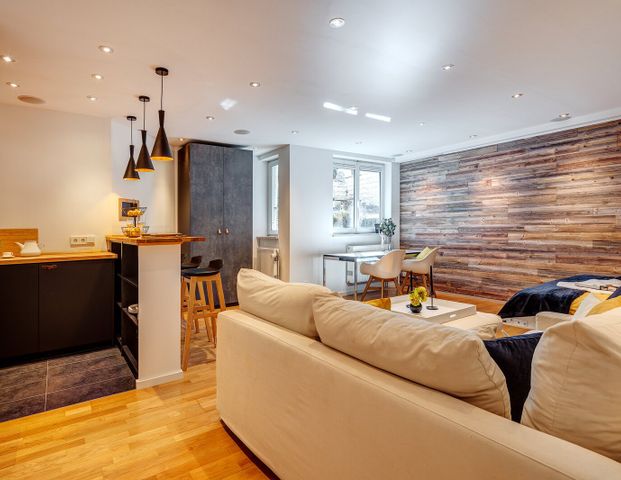 Stylish and spacious rental in Munich - Photo 1