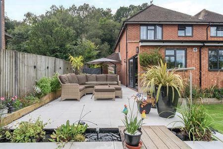 Hammer Lane, Haslemere, Surrey, GU27 - Photo 2