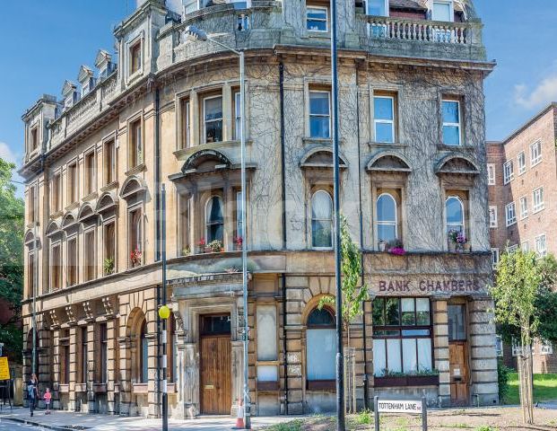 2 bed located within a bank conversion close to Hornsey Station - Photo 1