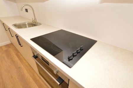 2 bedroom apartment to rent - Photo 3