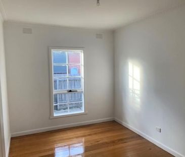 Spacious 3-Bedroom with Polished Timber Floors - Photo 4