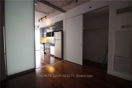 For Lease - 32 Trolley Crescent Unit# 802, Toronto, Ontario - Photo 2