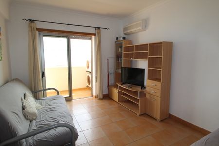 Apartamento T1 com Terraço e Garagem em Monte Gordo Arrendamento Outubro até Junho - Photo 4