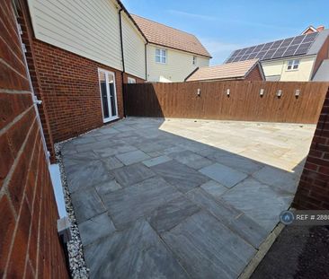 4 bedroom terraced house to rent - Photo 5