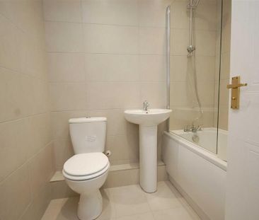 2 bedroom semi-detached house to rent - Photo 5