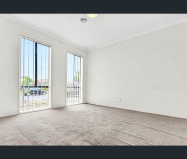 32 Vanderbilt Avenue, Truganina, Vic 3029 - Photo 4