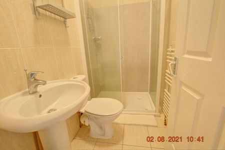 3 bedroom apartment to rent - Photo 2