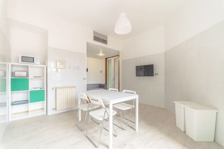 Single room in Via Ponte All'Asse - Photo 3