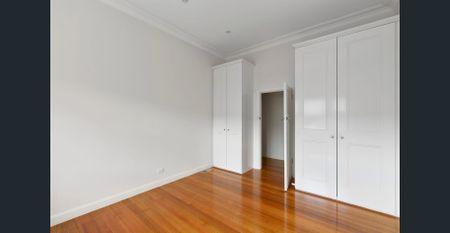 One With the Lot! Perfectly Presented Family Home - Photo 5