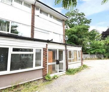 Cross Street, Farnborough, Hampshire, GU14 - Photo 2