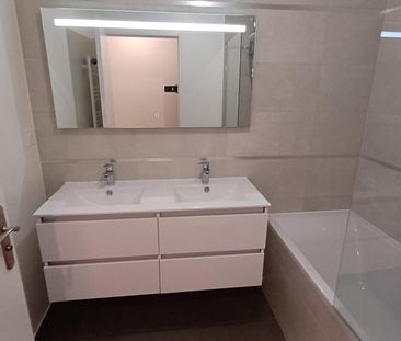 location Appartement T4 DE 86.6m² À PARIS - Photo 6