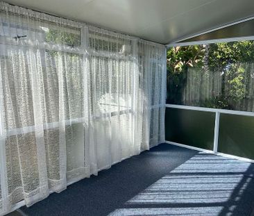 Two Storey 5 Bedroom - 180° Breathtaking Seaviews - Photo 3