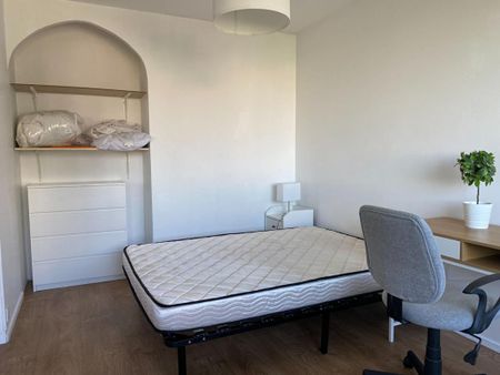 Location Appartement 4 pièces Meublé 82m² TALENCE 33400 - Photo 3