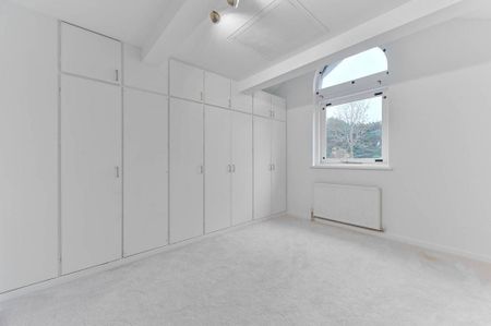 4 bedroom detached house to rent - Photo 4