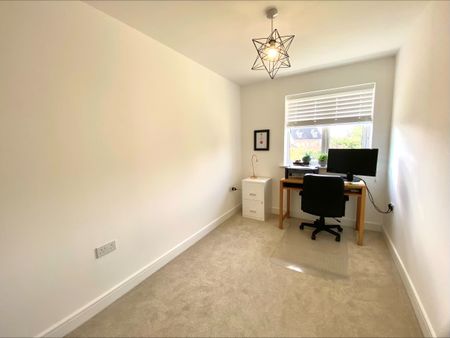 3 bedroom semi-detached to rent Fawcett Road, Sudbury - Photo 2