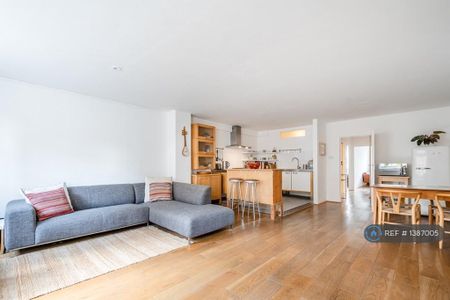 2 bedroom flat to rent - Photo 2