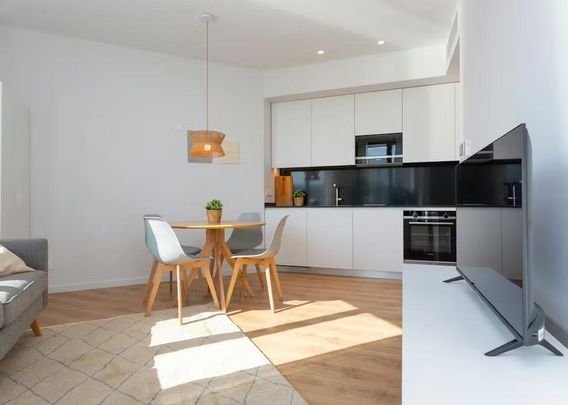 Carrer de Provença, Barcelona, Catalonia 08037 - Foto 1