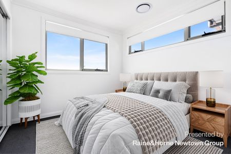 Modern Family Living - Photo 2