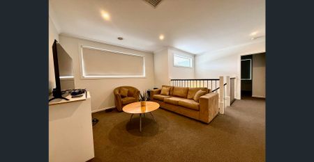 Stunning Double Storey Townhouse in Ideal Lifesyle Location - Photo 2