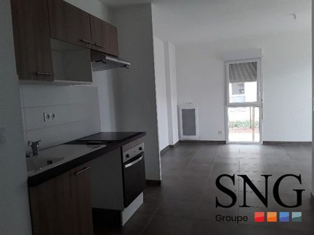 T3 AVEC LOGGIA ET PARKING - Photo 3