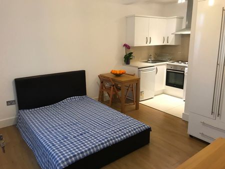 Studio Flat, Iveagh Avenue, NW10 - Photo 4