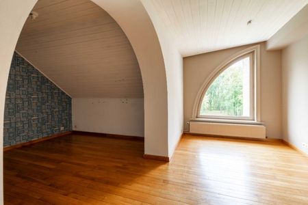 Kortemark : Prachtige villa gebaseerd om Romeinse stijl op een domein van 6.600 m² voorzien van 2 badkamers en 5 slpks. - Photo 3