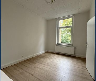 Stilvolle 4-Raum Wohnung mit Balkon, neuer EBK und Sanierten Bad in... - Photo 5