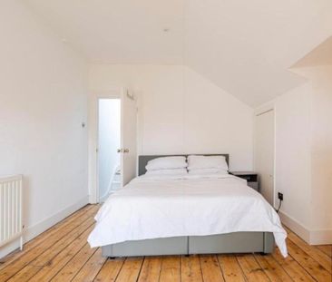 5 Bed Semi-Detached House, Norwich Road Newham London, E7 - Photo 2