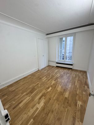 Appartement Paris 3 pièce(s) 64.67 m2 - Photo 1