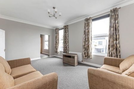 40a Bachelors Walk, Lisburn, BT28 1XN - Photo 2