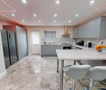 1 Birkdale Grove Selly Oak - Photo 2