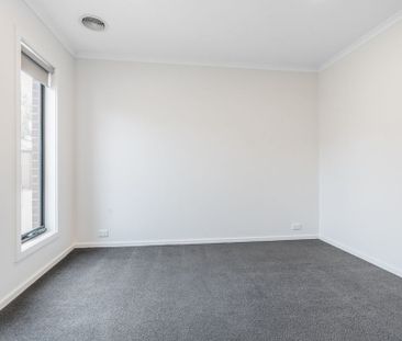 Low-Maintenance Living in a Quiet Location! - Photo 3