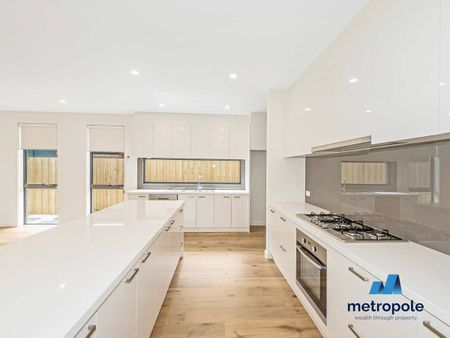 18A Brooks Street, BENTLEIGH EAST, VIC - Photo 3