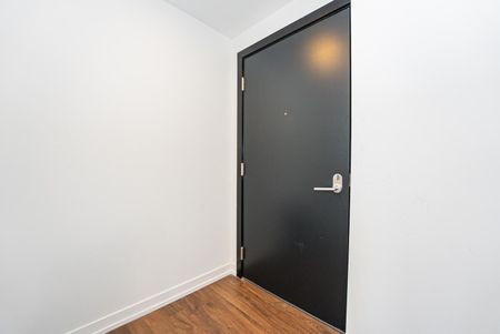For Lease - 5 Wellington Street Unit# 909, Kitchener, Ontario - Photo 5