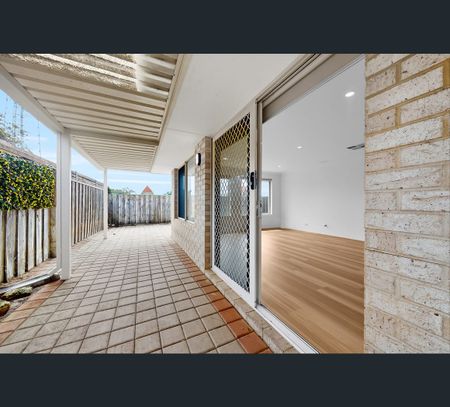 10 Ayr Way, Mindarie, WA 6030 - Photo 4