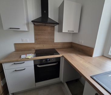 Location Appartement 5 pièces 101m² LE CREUSOT 71200 - Photo 5