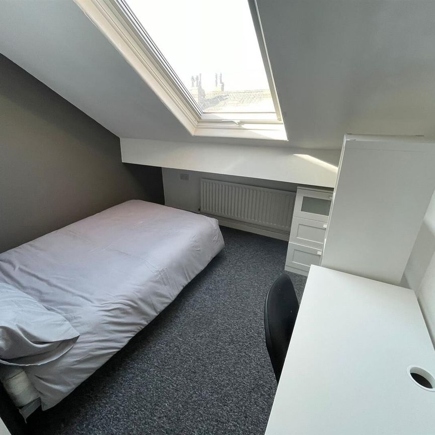 Headingley Mount, Headingley, LS6 3EW, Leeds - Photo 1