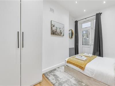 Birdhurst Road, SW18 - Photo 4