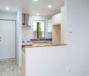 Tidy Townhouse - Photo 3