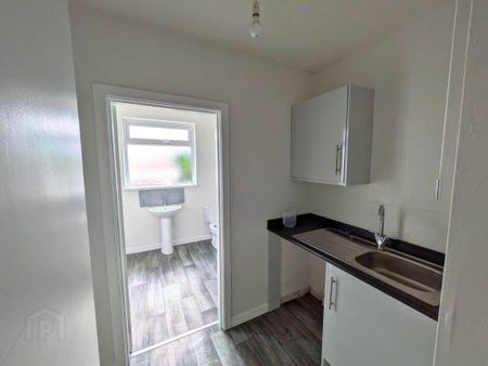 3 Victoria Road, Larne, BT40 1RY - Photo 2