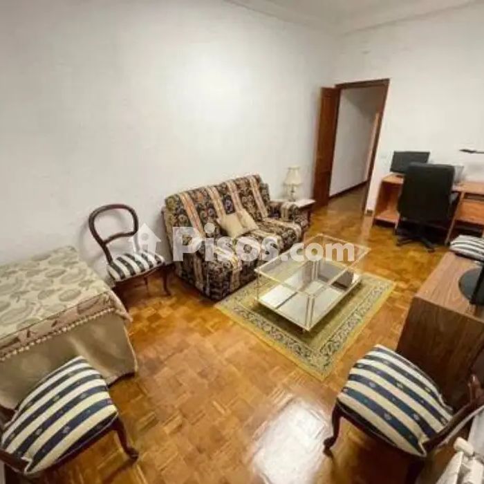 Piso en alquiler en Niño Jesús - Foto 1