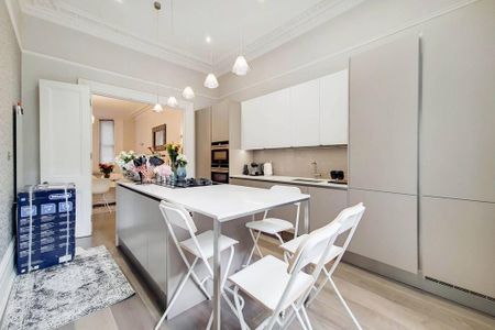 3 bedroom flat to rent - Photo 5