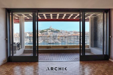 Architecture des années 50, cet immeuble classé du grand architecte de la reconstruction Fernand Pouillon, accueille en son 5ème et dernier étage avec ascenseur un appartement traversant de 114 m2 offrant depuis sa superbe terrasse de 23 m2 une vue panoramique sur le Vieux-Port et Notre-Dame de la Garde. - Photo 4